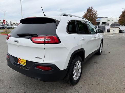 Used 2018 Jeep Cherokee Latitude image 6