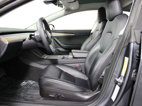 Used 2023 Tesla Model 3 Standard Range image 8