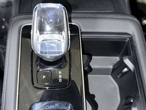 Used 2025 Volvo XC90 T8 Plus w/ Protection Package Premier AWD/4WD image 23