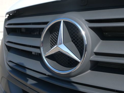 Used 2025 Mercedes-Benz Sprinter 2500 image 21