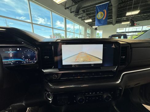 Used 2023 Chevrolet Silverado 1500 RST AWD/4WD image 18