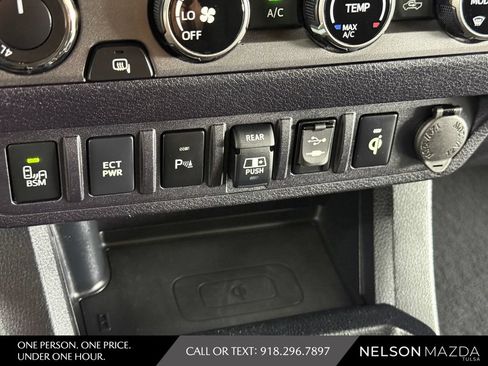 Used 2018 Toyota Tacoma TRD Sport w/ Technology Package AWD/4WD image 35