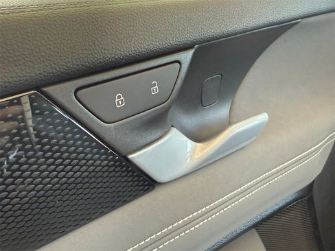 New 2026 Volkswagen Tiguan SE image 23