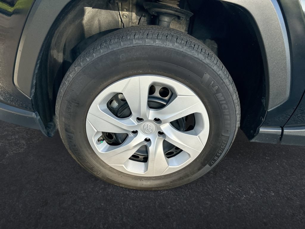 Used 2025 Toyota RAV4 LE FWD image 10