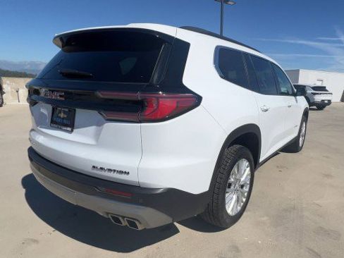 Used 2024 GMC Acadia Elevation image 8