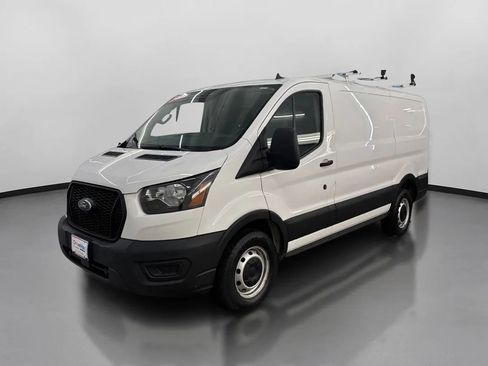 Used 2022 Ford Transit 250 Low Roof RWD image 4