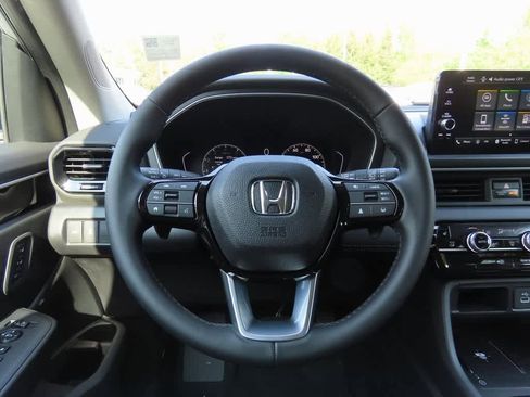 New 2025 Honda Pilot EX-L image 17