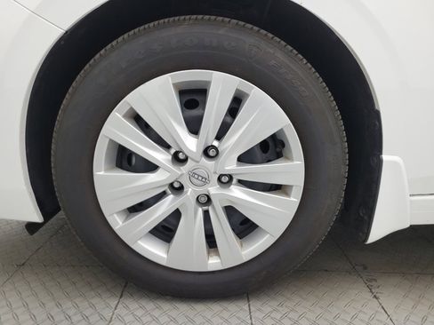 Used 2025 Nissan Sentra S image 31