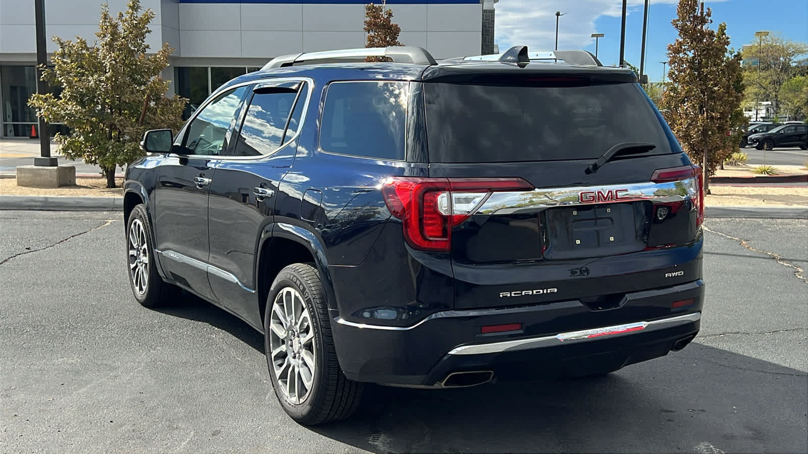 Used 2022 GMC Acadia Denali w/ Denali Ultimate Package AWD/4WD image 7