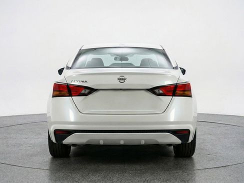 Used 2025 Nissan Altima 2.5 SV image 7