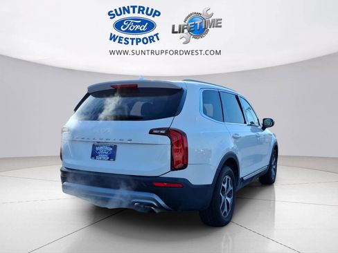 Used 2022 Kia Telluride EX image 3