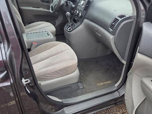 Used 2014 Kia Sedona LX FWD image 10