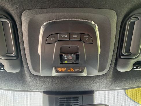 Used 2025 Toyota Corolla SE FWD image 22