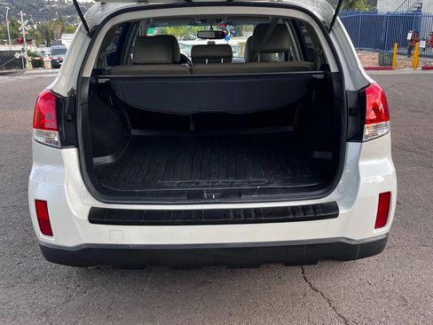 Used 2012 Subaru Outback 2.5i Premium w/ All-Weather Pkg image 11