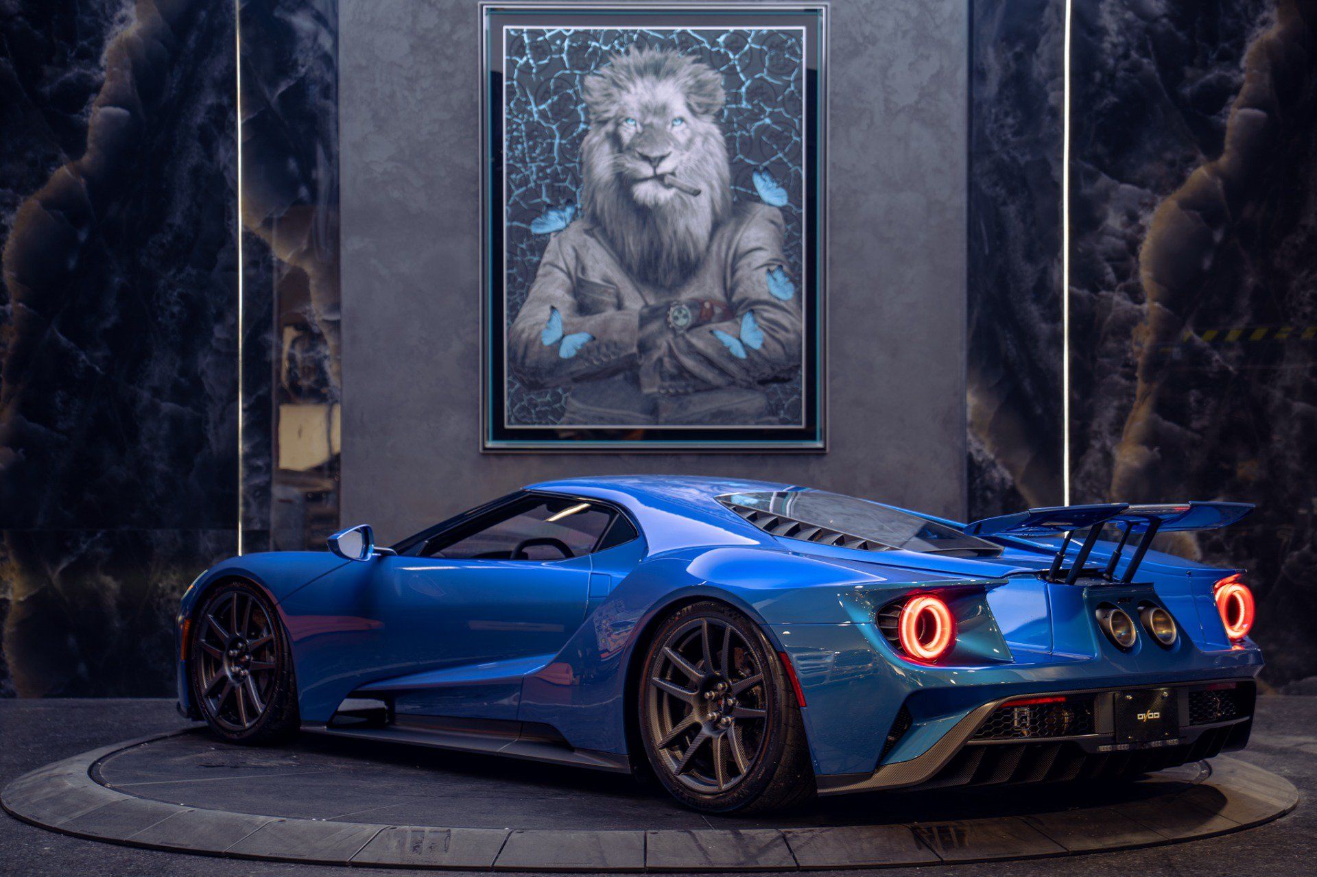 Used 2021 Ford GT RWD image 5