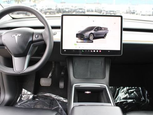 Used 2023 Tesla Model Y Long Range AWD/4WD image 12