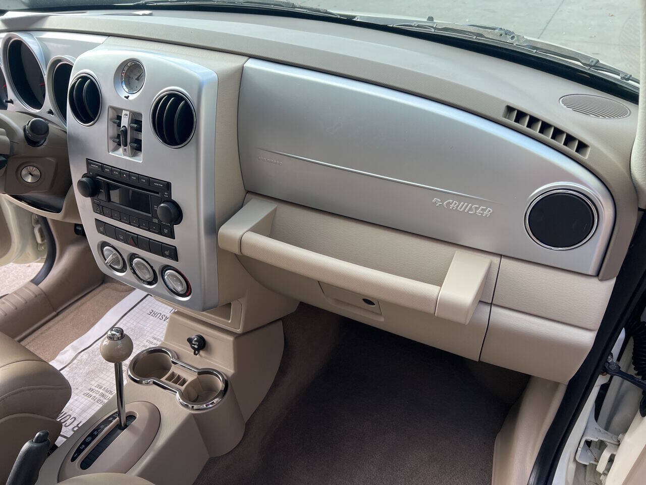 Used 2006 Chrysler PT Cruiser Limited FWD image 17