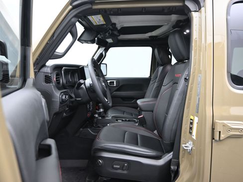 Used 2025 Jeep Wrangler Unlimited Rubicon image 8