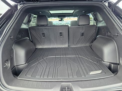 Used 2025 Chevrolet Blazer Premier w/ Driver Confidence II Package image 21