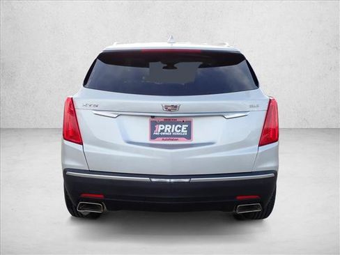 Used 2017 Cadillac XT5 Luxury w/ Driver Awareness Package FWD image 3
