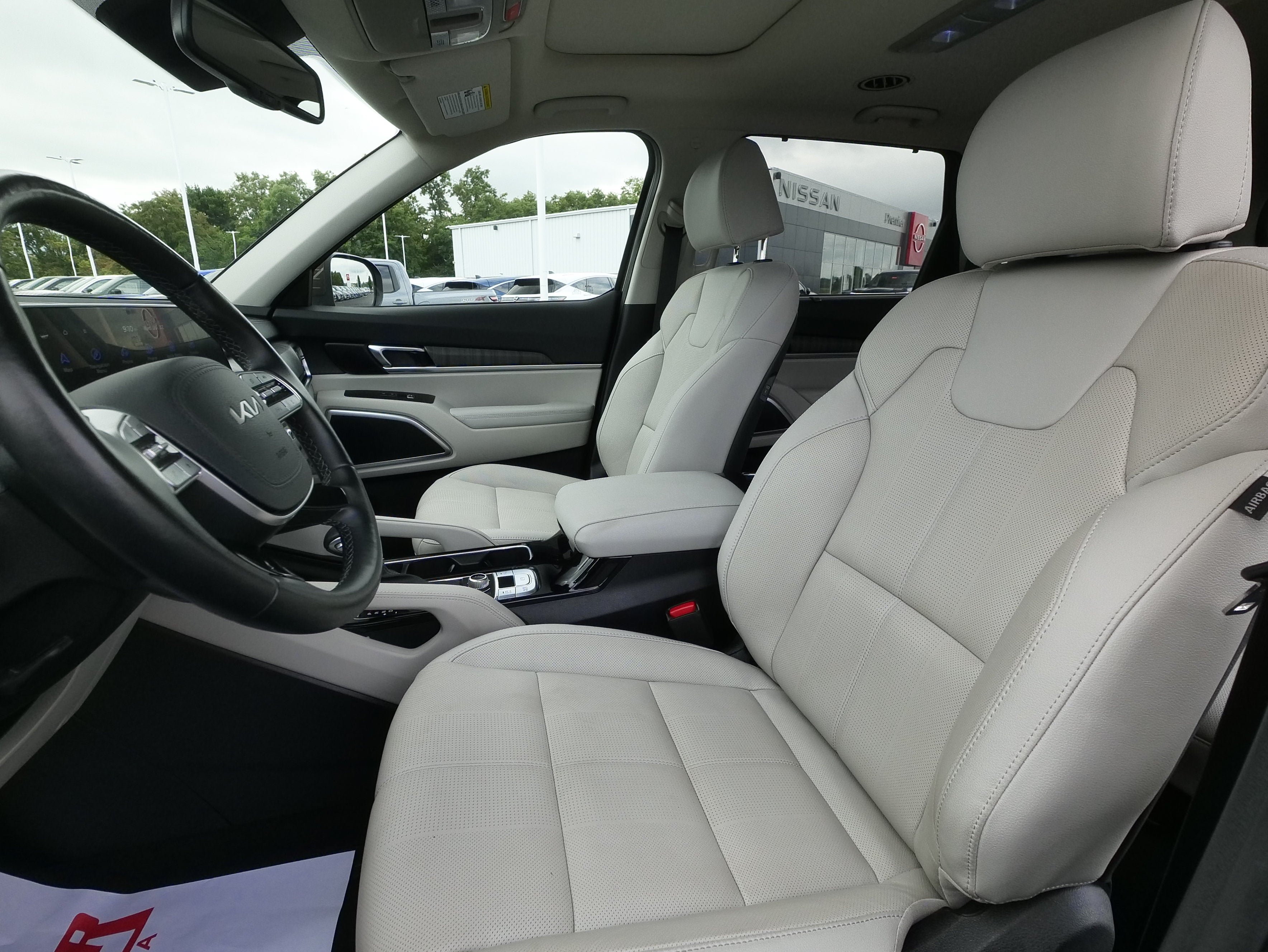 Used 2024 Kia Telluride EX w/ EX Captain's Chair Package AWD/4WD image 24