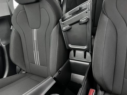 New 2025 Hyundai Elantra SEL image 18