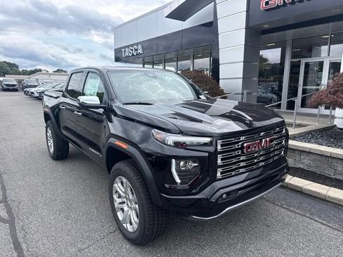 New 2026 GMC Canyon Denali w/ LPO, Denali Black Edition AWD/4WD image 1