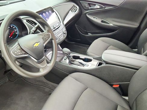 Used 2025 Chevrolet Malibu LT image 9