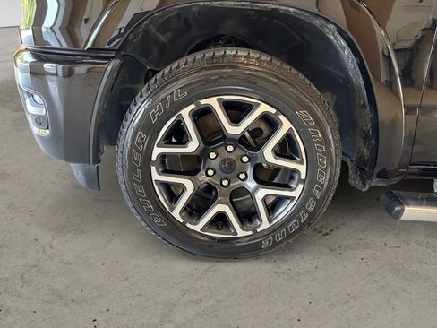 Used 2025 RAM 1500 Laramie w/ Sport Appearance Package AWD/4WD image 15