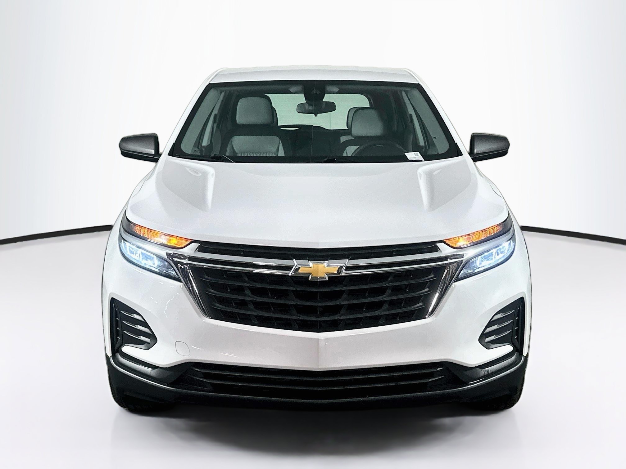 Used 2024 Chevrolet Equinox LS FWD image 2
