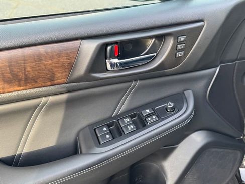 Used 2018 Subaru Outback 2.5i Limited image 14