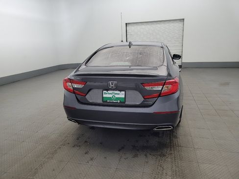 Used 2018 Honda Accord Touring image 7