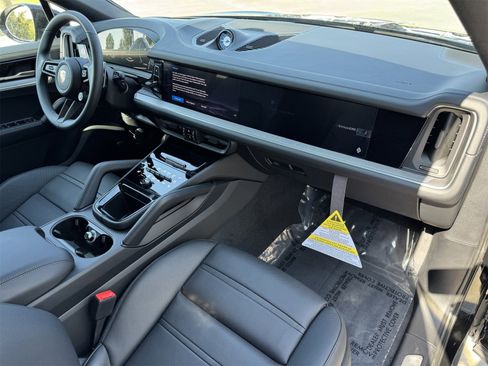 New 2026 Porsche Cayenne E-Hybrid Coupe image 31