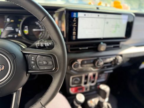 Used 2025 Jeep Wrangler Unlimited Sport S 4xe AWD/4WD image 8