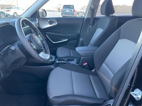 Used 2025 Kia Soul LX w/ LX Technology Package image 27