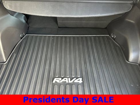 Certified 2022 Toyota RAV4 XLE w/ Convenience Package image 16