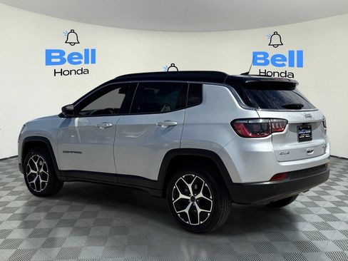 Used 2025 Jeep Compass Limited AWD/4WD image 3