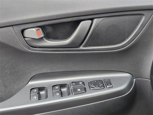 Used 2018 Hyundai Kona SEL w/ SEL Tech Package 02 image 27