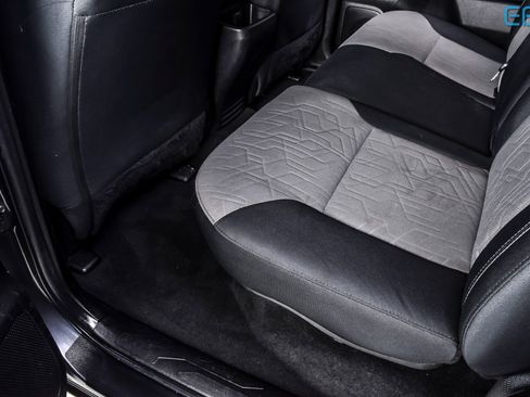 Used 2022 Toyota Tacoma TRD Sport image 19