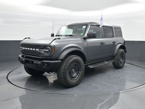 New 2025 Ford Bronco Badlands w/ Sasquatch Package AWD/4WD image 4