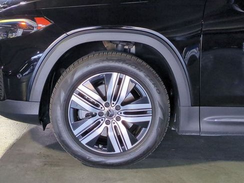 Used 2023 Mercedes-Benz EQB 300 4MATIC image 22