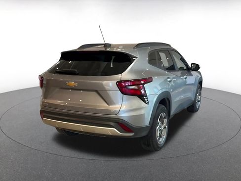 Used 2025 Chevrolet Trax LT image 14