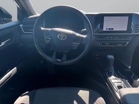 Used 2025 Toyota Camry LE FWD image 5