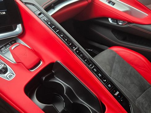 Used 2021 Chevrolet Corvette Stingray Premium Cpe w/ Z51 Performance Package RWD image 39
