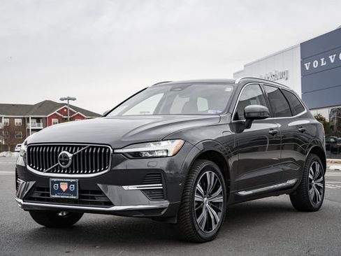 Used 2022 Volvo XC60 T8 Inscription w/ Advanced Package image 3