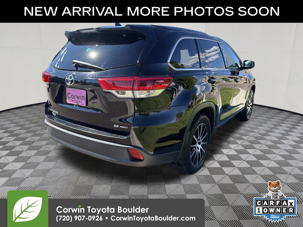 Used 2018 Toyota Highlander SE w/ Carpet Mat Package (TMS) AWD/4WD image 8