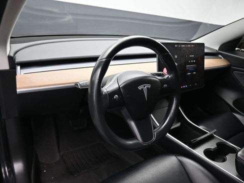 Used 2019 Tesla Model 3 Performance image 13
