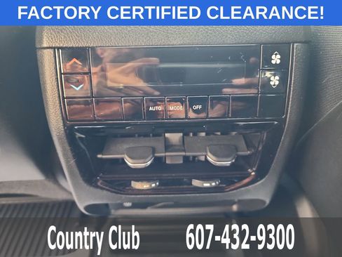 Used 2024 Jeep Grand Cherokee L Altitude AWD/4WD image 28