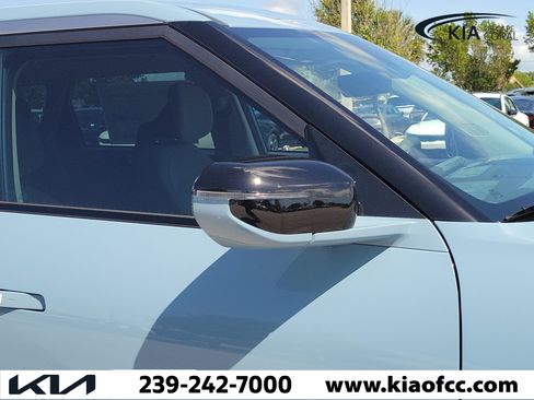 New 2027 Kia Seltos S FWD image 8