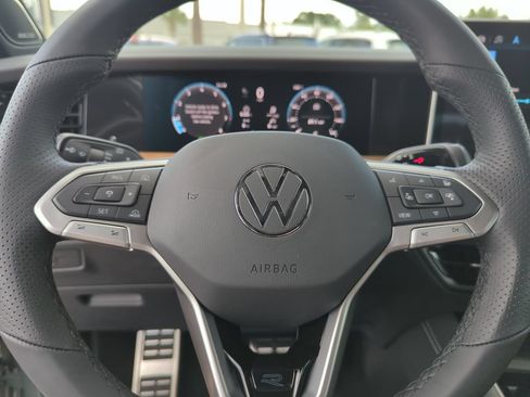 New 2026 Volkswagen Tiguan SEL R-Line AWD/4WD image 44